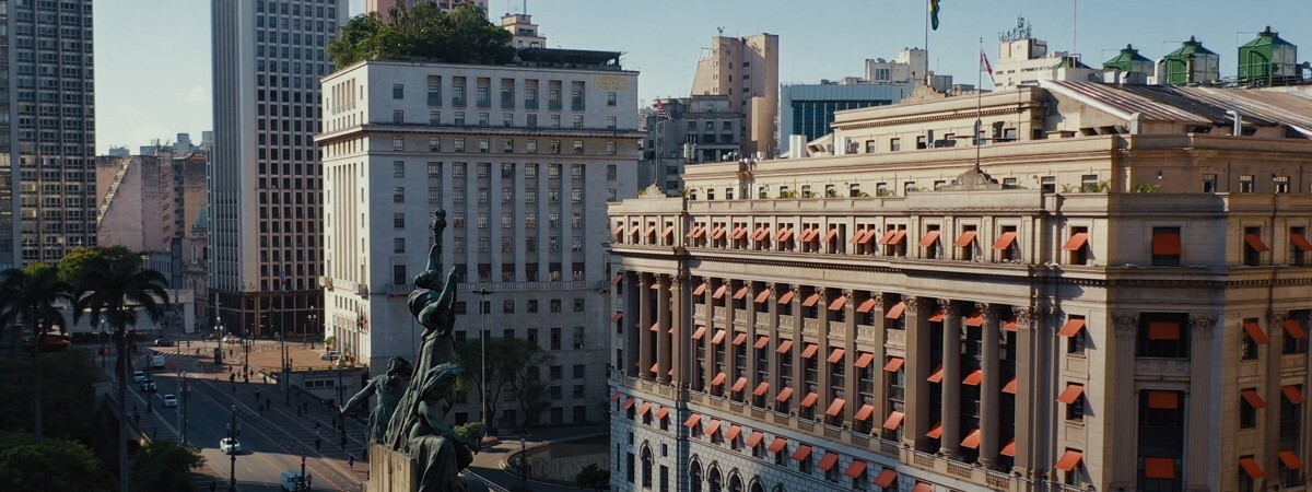 The Alexandre Mackenzie building housing Priceless Restaurante in São Paulo.